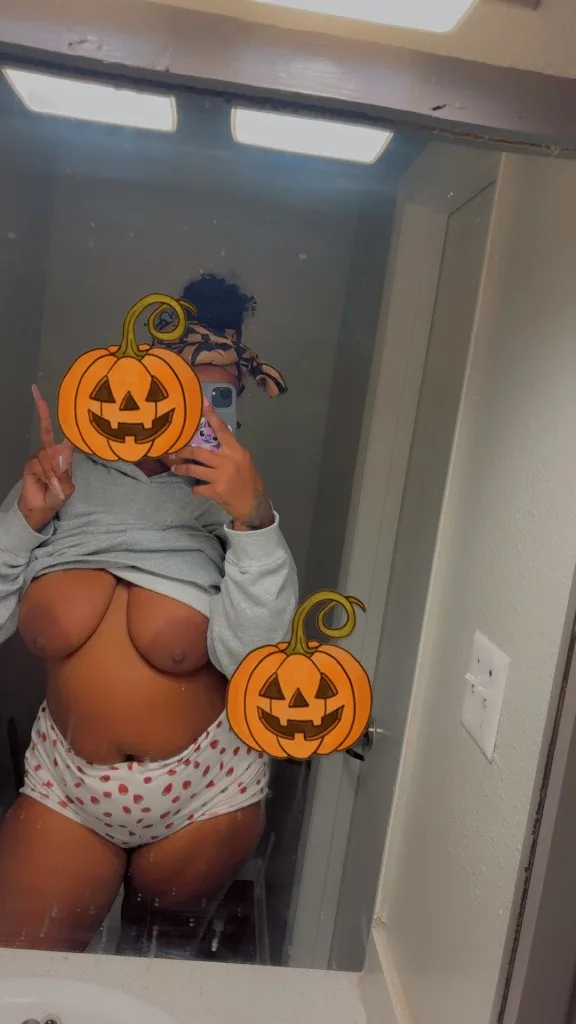 Available all day ..also $$ vid specials video chat too ADD MY SNAPCHAT @ Mochabaexxx .... Daddy lets play - Photo 7 | Escort in Mattoon