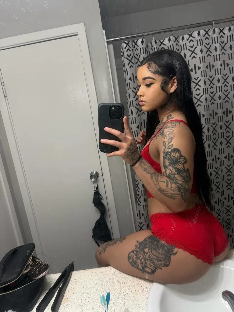 GO BEARSSSSSSSSSSSSSSS $exy Caramel Skin Barbie doll ready to play 🤤🤭 bj special get it while u can - Photo 3 | Escort in Chicago