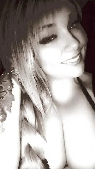 thicker den snickerz - Photo 3 | Escort in Northwest indiana