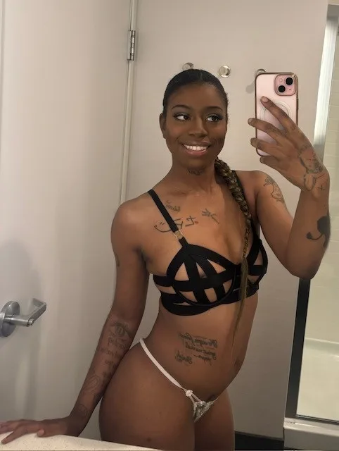 Sasha ❤ Sexy, Exotic, Upscale ! The total package 🎉massage & party friendly. outcalls only