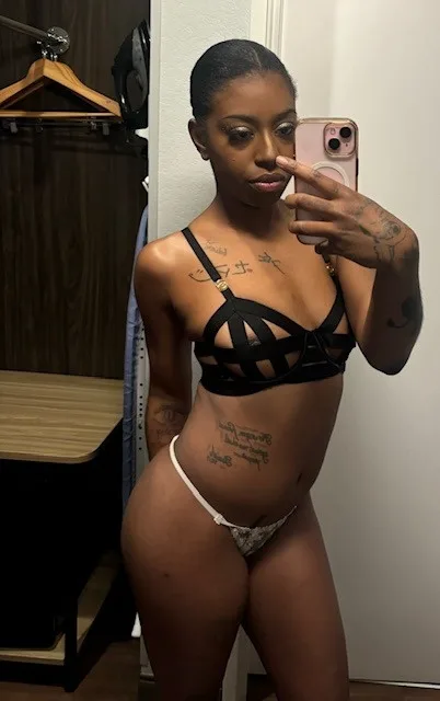 Sasha Sexy, Exotic, Upscale ! The total package massage & party friendly. outcalls only - Photo 2 | Escort in Downtown Chicago. Midway. Ohare. Nw suburbs