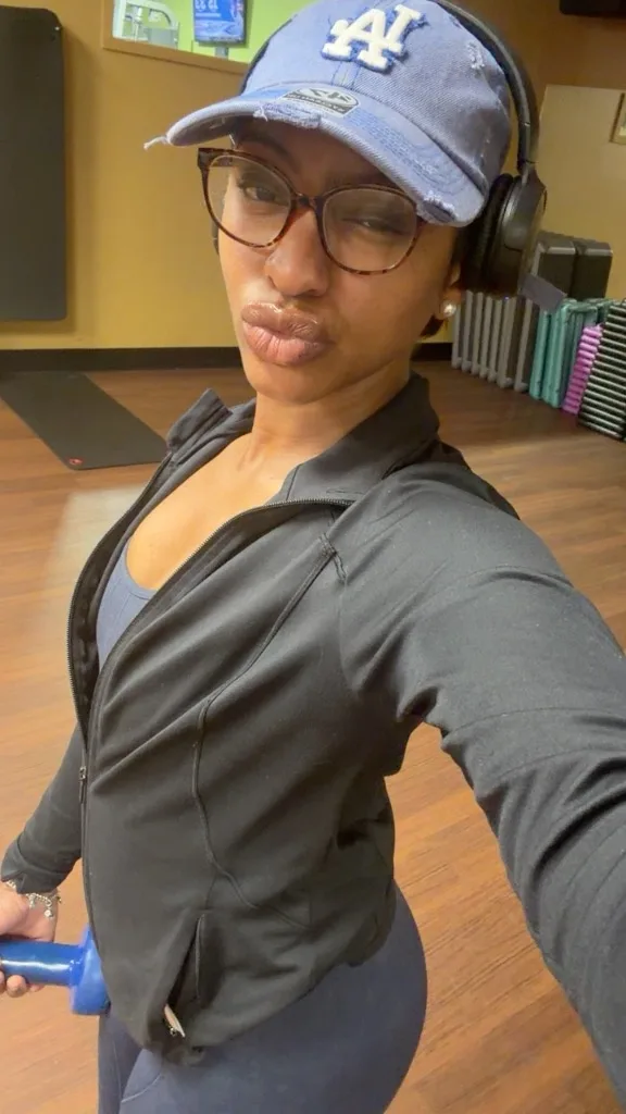 Pretty Enough To Distract You All Night - Photo 2 | Escort in Oxon hill
