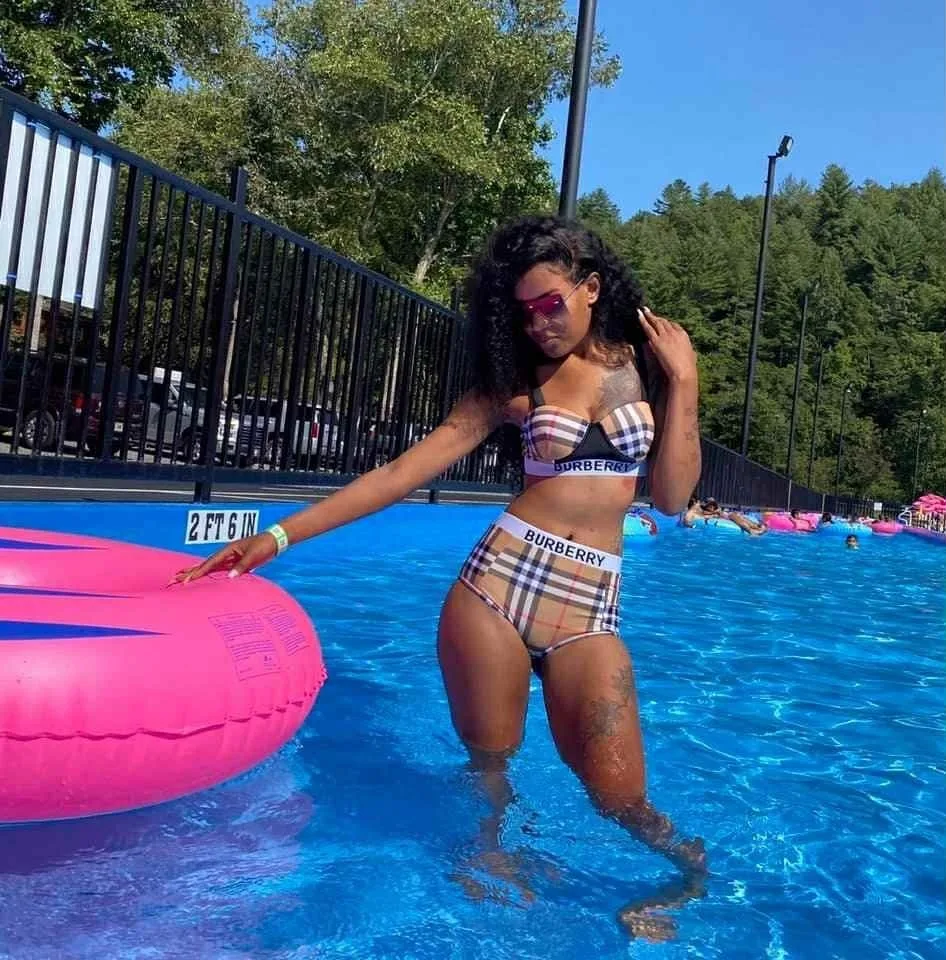 Wet and ready to make you need a life jacket for this wet ride - Photo 3 | Escort in Oxon hill