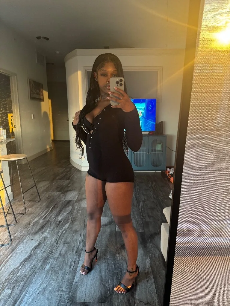 MISS PRETTY MONAE 🧚♀