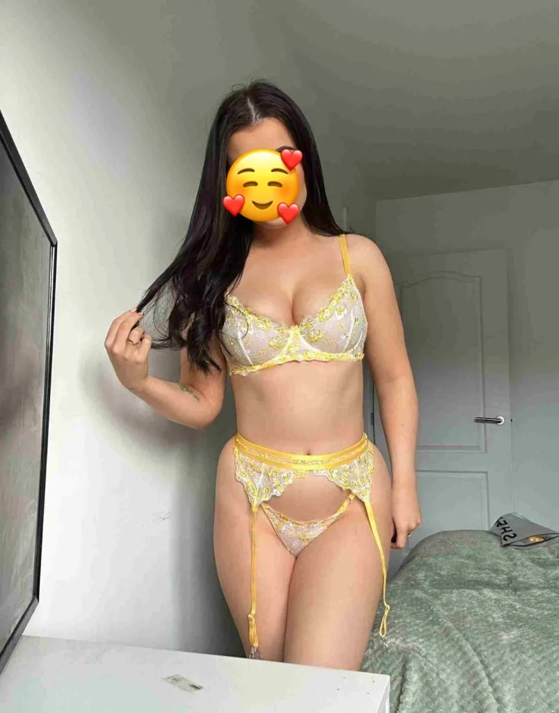 likes to do threesomes - Photo 3 | Escort in Boise