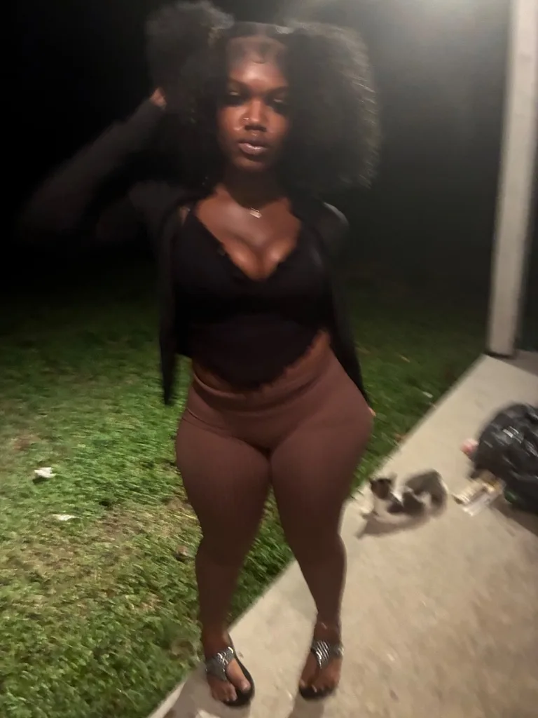 come get a exprience thats outta this world👅😘