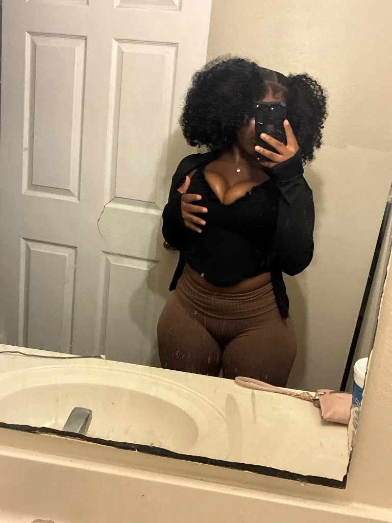 come get a exprience thats outta this world - Photo 2 | Escort in Alexandria