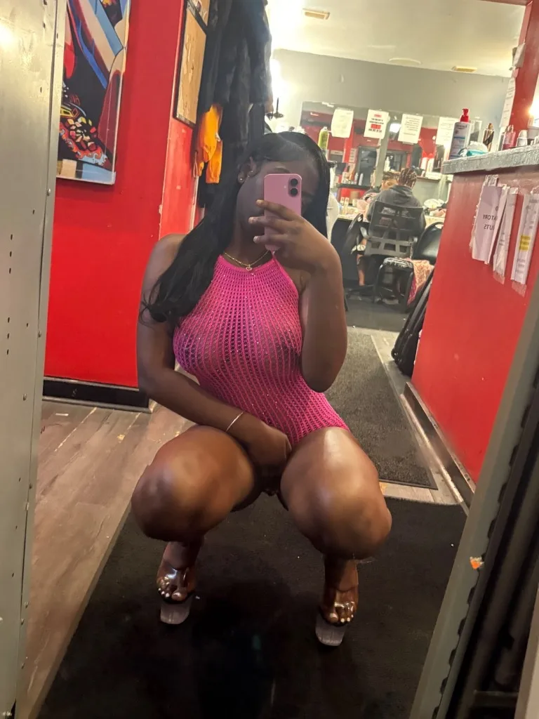 Come get this wet phat pussy daddy - Photo 3 | Escort in Towson