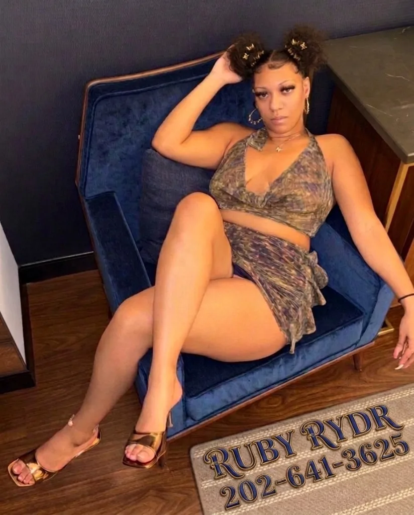 Let's be Friends Before the Summer Ends - Photo 8 | Escort in 🏠= NW DC 🚗= Entire DMV (within reason)