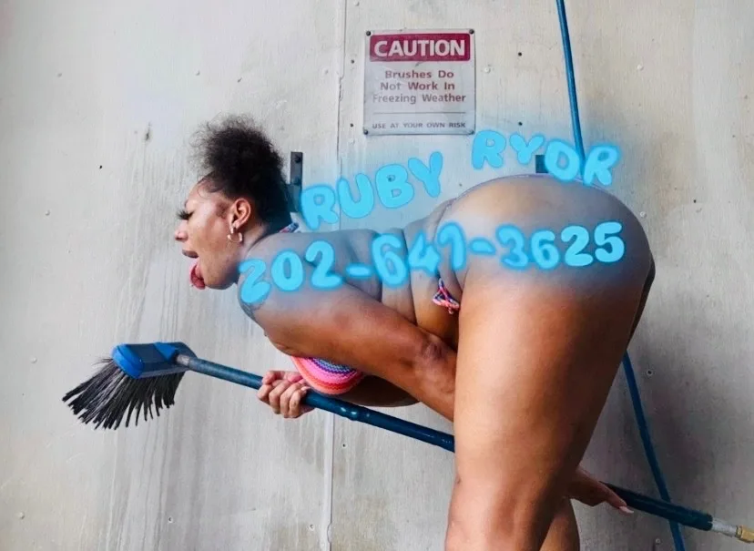 Let's be Friends Before the Summer Ends - Photo 7 | Escort in 🏠= NW DC 🚗= Entire DMV (within reason)