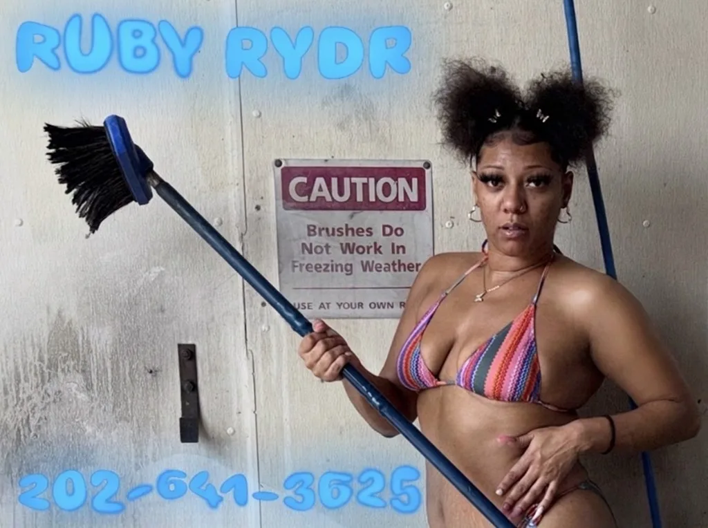 Let's be Friends Before the Summer Ends - Photo 9 | Escort in 🏠= NW DC 🚗= Entire DMV (within reason)