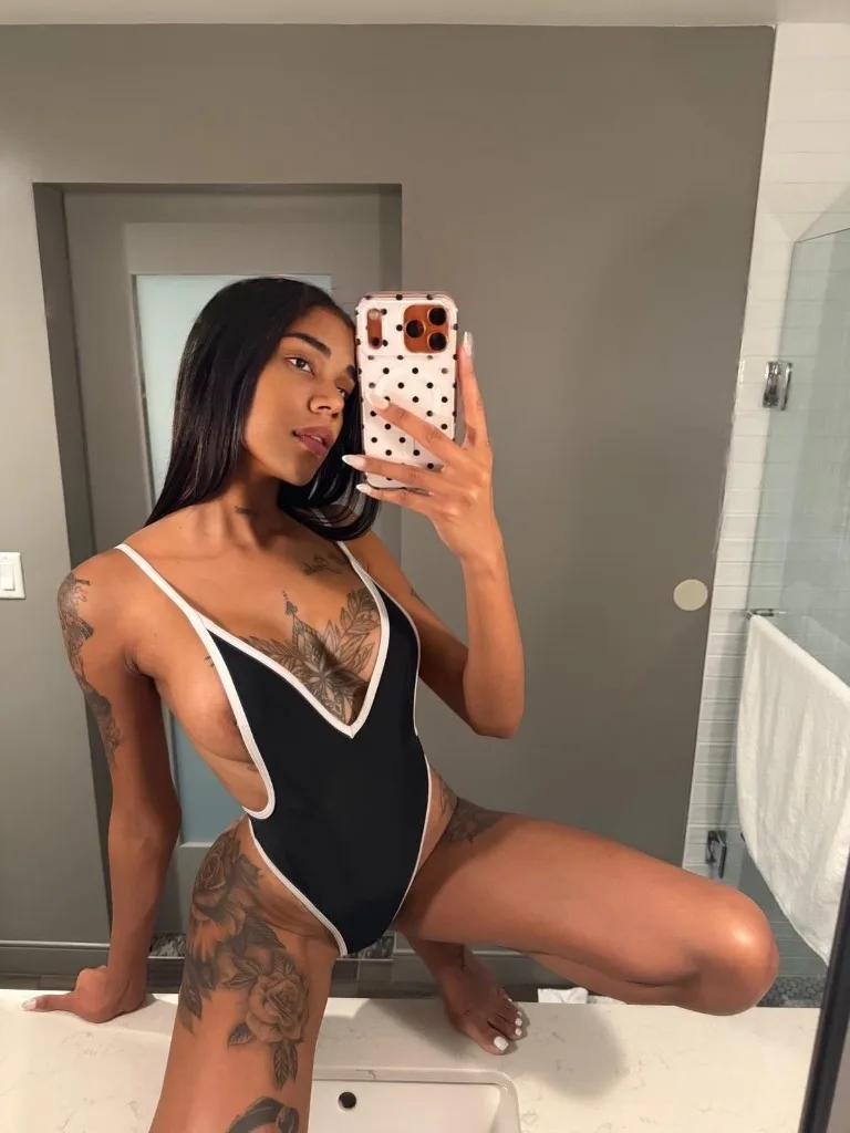 soy latina - Photo 4 | Escort in Washington