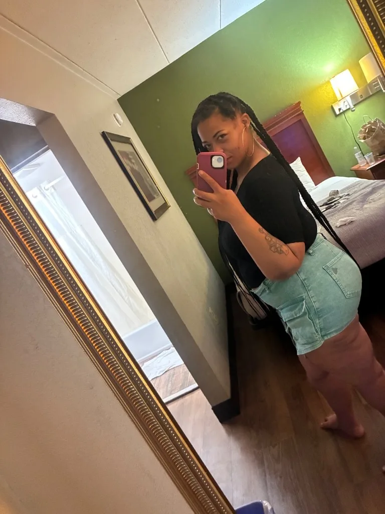 Miss Gobbler - Photo 3 | Escort in SE Incalls