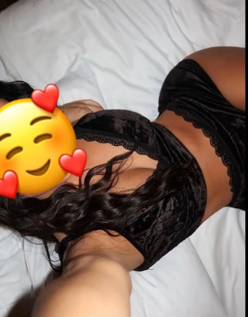 Hi, I'm Luna Latina - Photo 2 | Escort in Disponible en tu area por poco tiempo