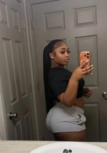 providing great company. Always clean, respectful,classy, and discreet - Photo 1 | Escort in Oxon hill