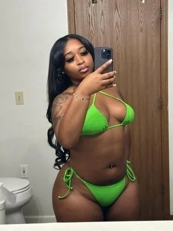 providing great company. Always clean, respectful,classy, and discreet - Photo 2 | Escort in Oxon hill