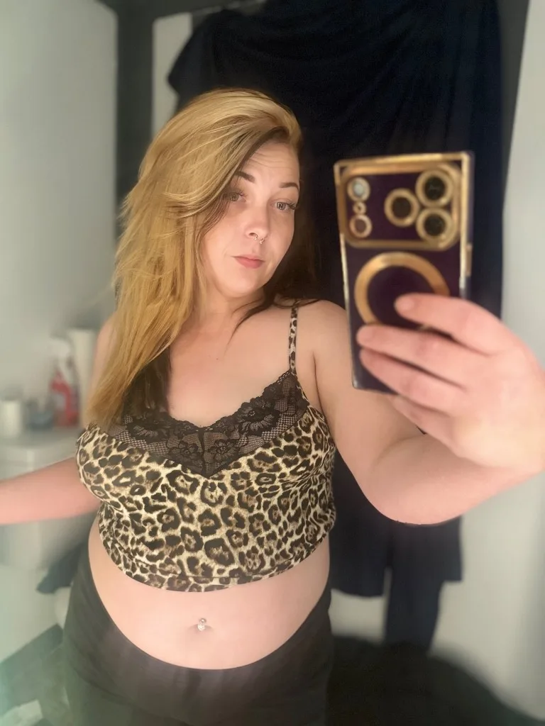 head So fire PUSSY so Wet - Photo 10 | Escort in Limthincum height
