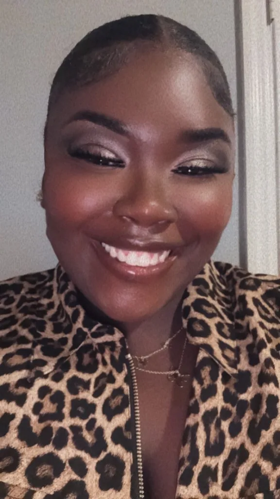 Sweet, confident and looking for a genuine connection.