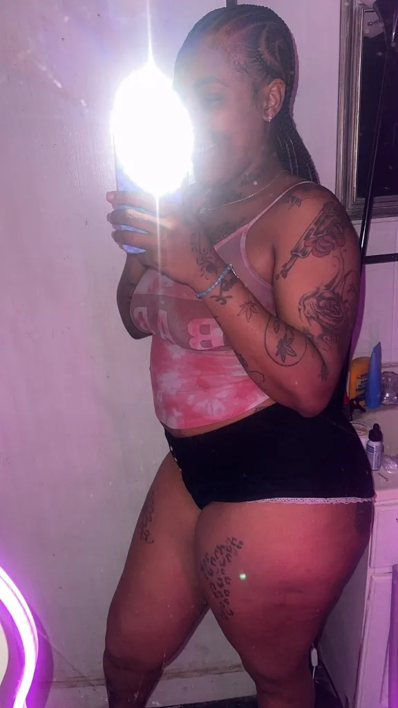 I LIKE MY PUSSY SLURPED I LIKE TO BOUNCE ON THAT DICK LOVE A WILD NIGHT - Photo 2 | Escort in Windsor mill