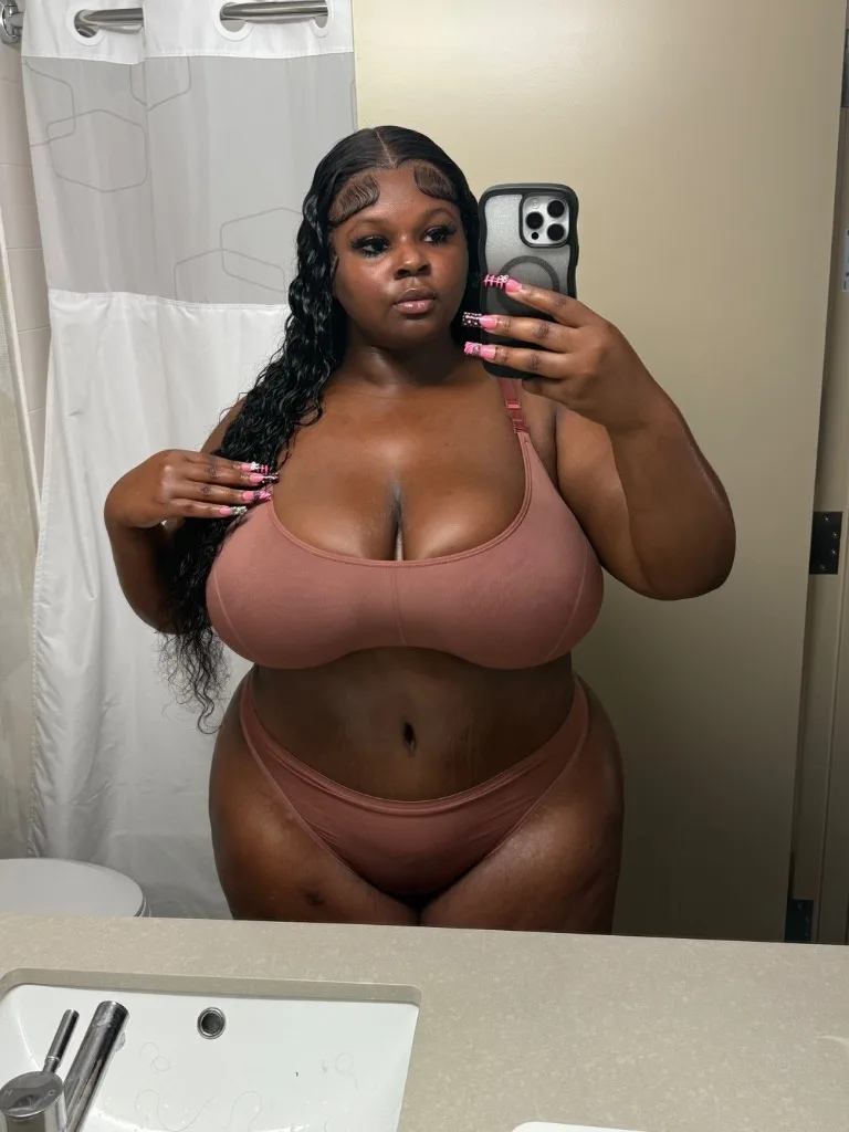 Wet MouthBig Booty Backshots til you 🥜 - Photo 5 | Escort in Southeast