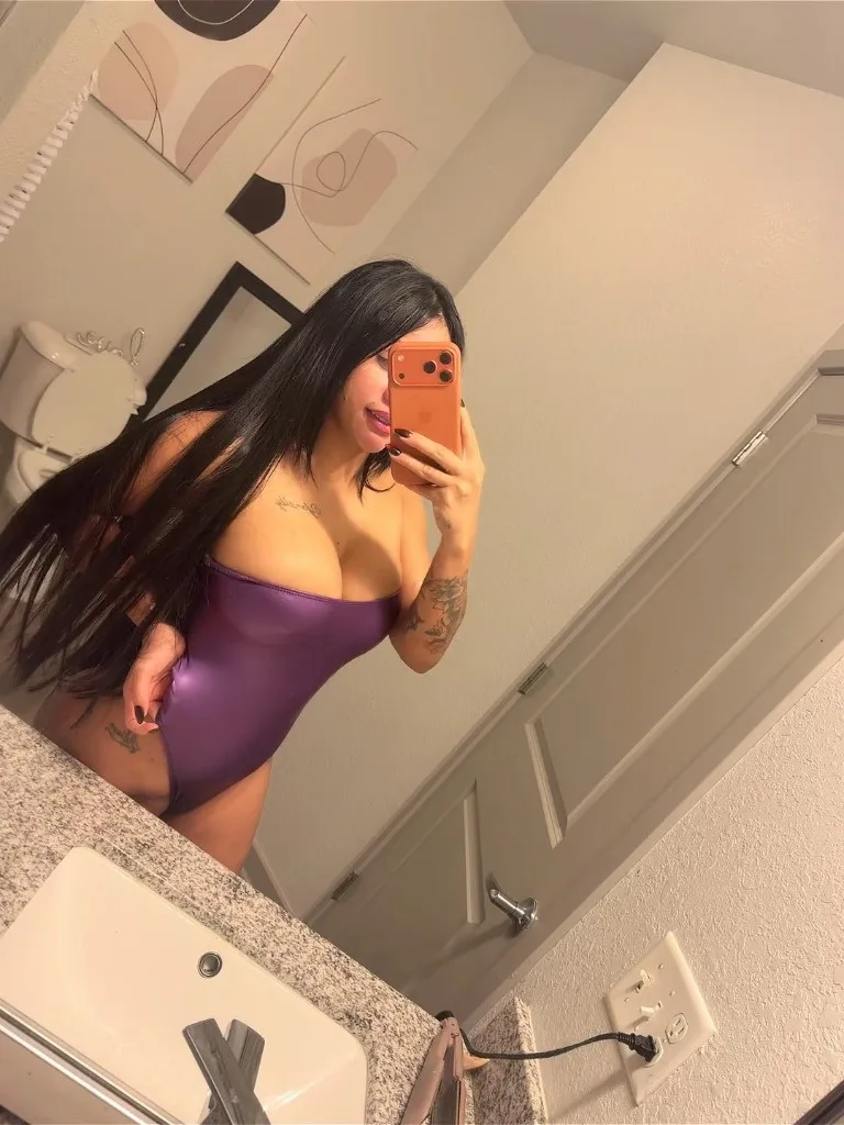 A Warm Smile & a Little Latina Magic - Photo 2 | Escort in Frederick