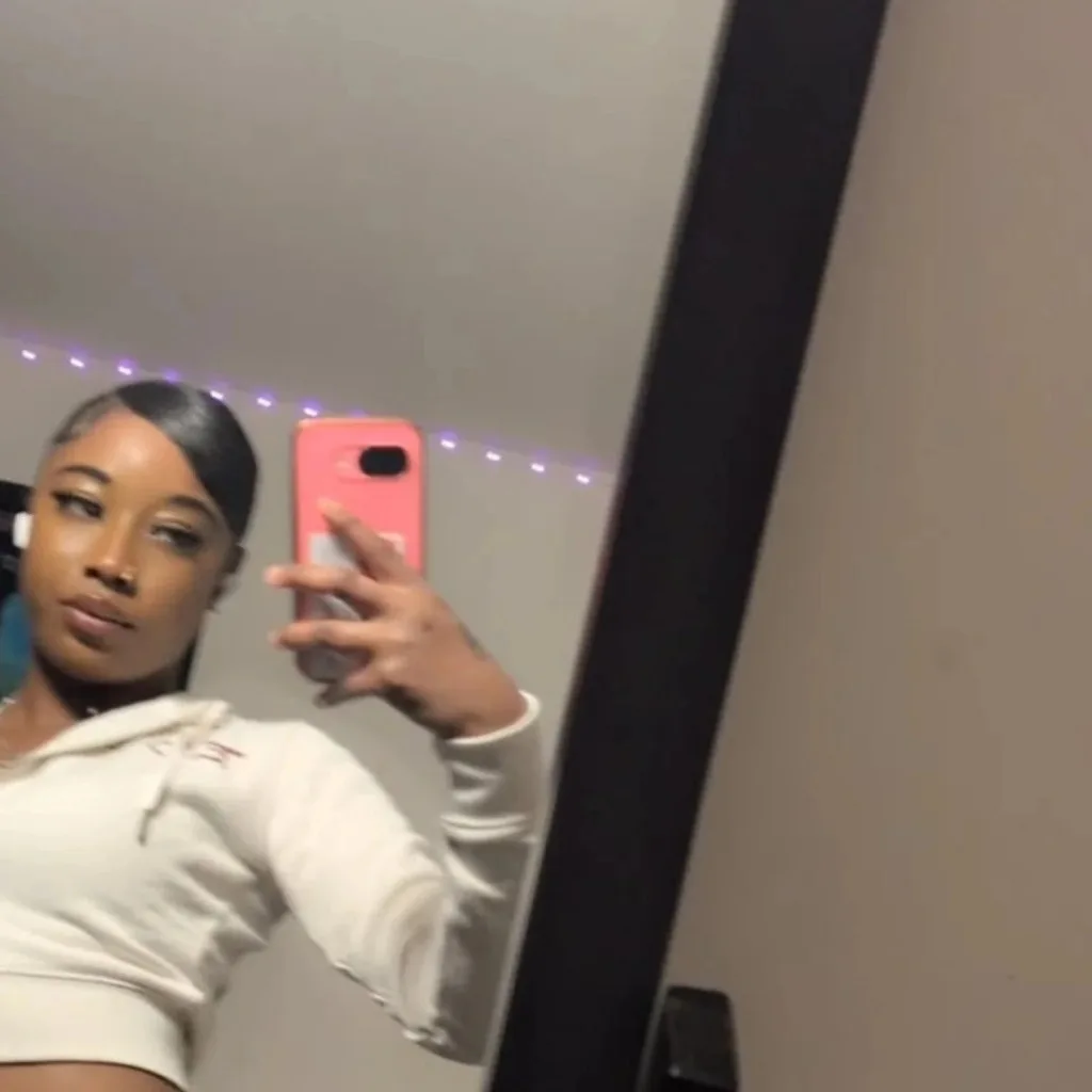 Brownskin Baddie Incall - Photo 4 | Escort in Allentown Rd