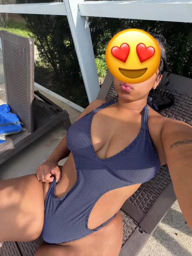 Gorgeous Latina with her Colombian friend 🇨🇴 available 24/7 Come enjoy a sweet and unforgettable time with us 🥰 - Photo 2 | Escort in Linthicum Heights