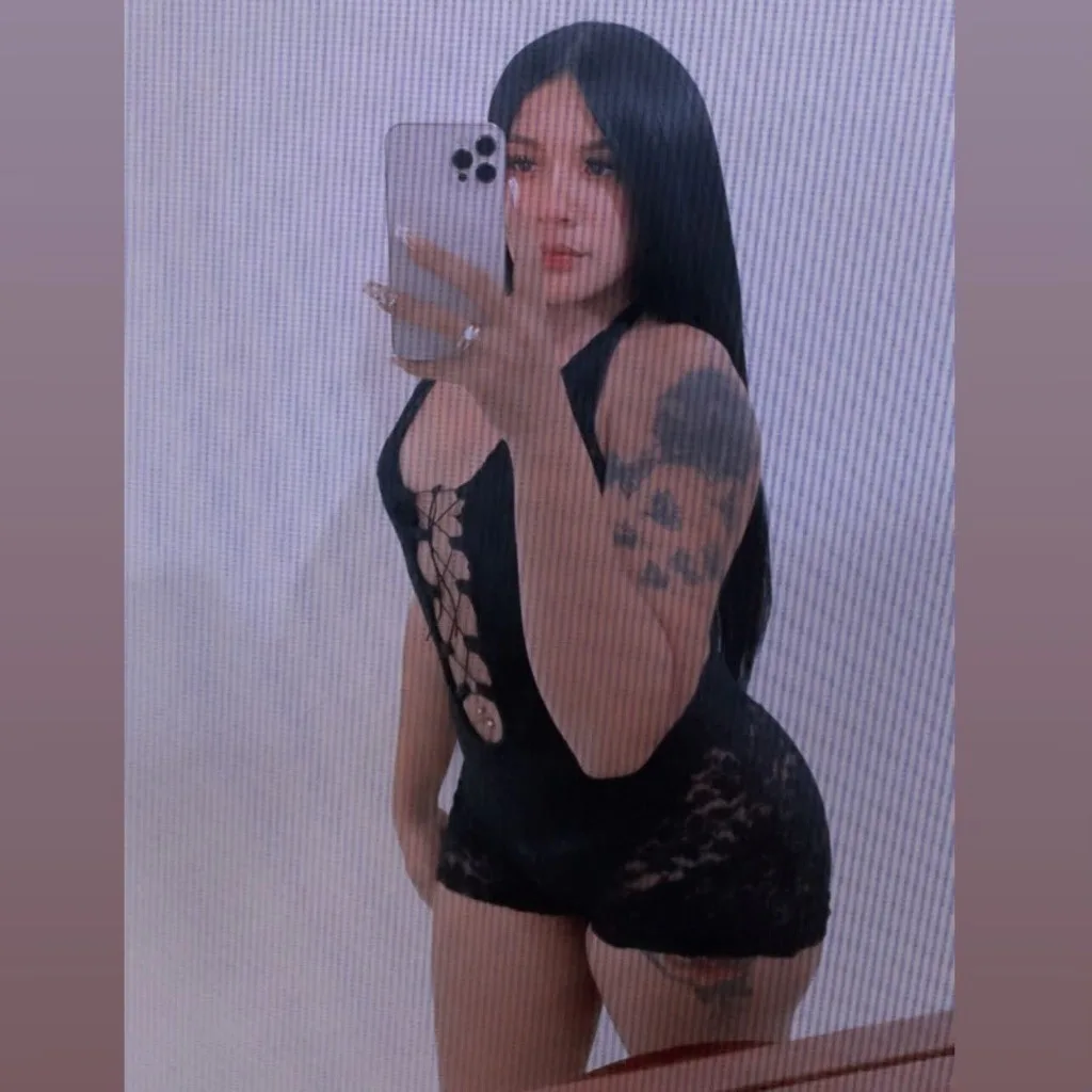 🇨🇴💕 Gorgeous Latina girl alongside her lovely Colombian friend ✨ online and ready for you 24/7 😘🔥
