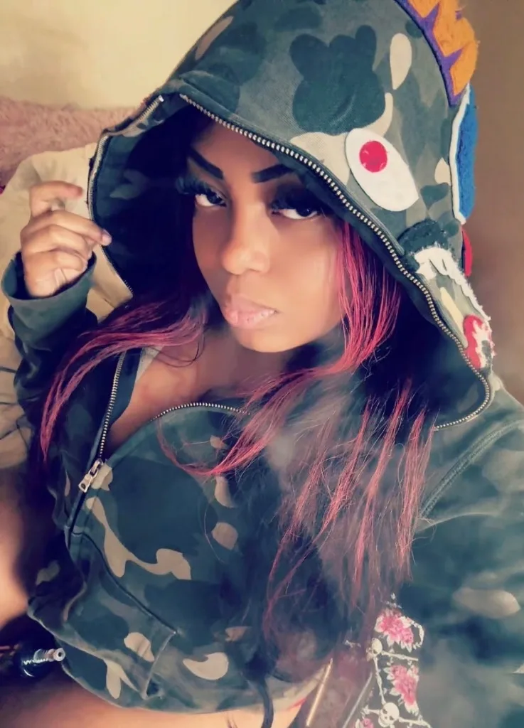 come spend time with me 💋😩