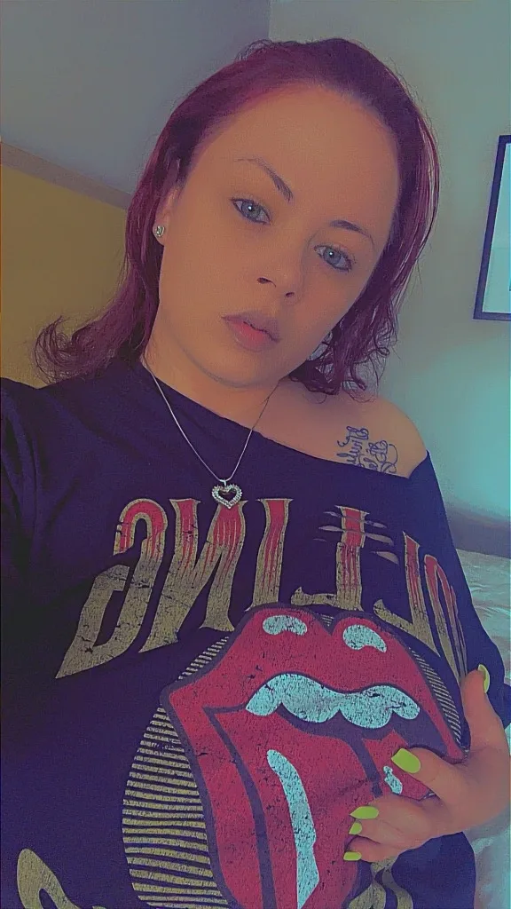 🔸Springfield🔸Today Only!!! One of A Kind!!! Red Head with Soft Curves and Happy Endings!! DONT MISS OUT THIS TIME!