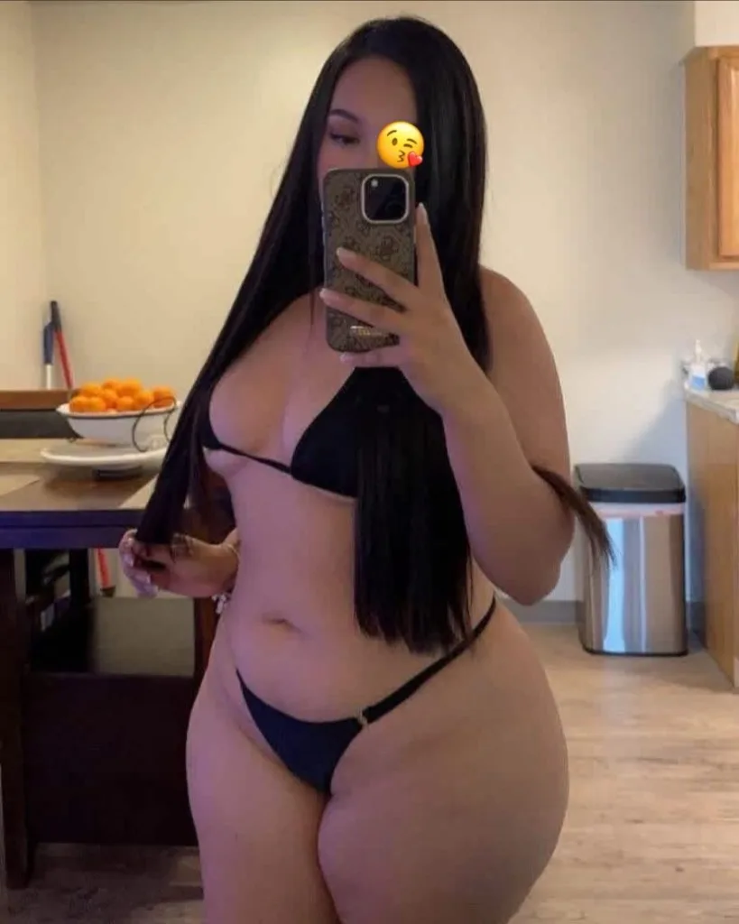 Deliciosa 🤤Chica sexy y con un gran trasero y bonitas tetas 💦 Super caliente🔥Disponible 24/7