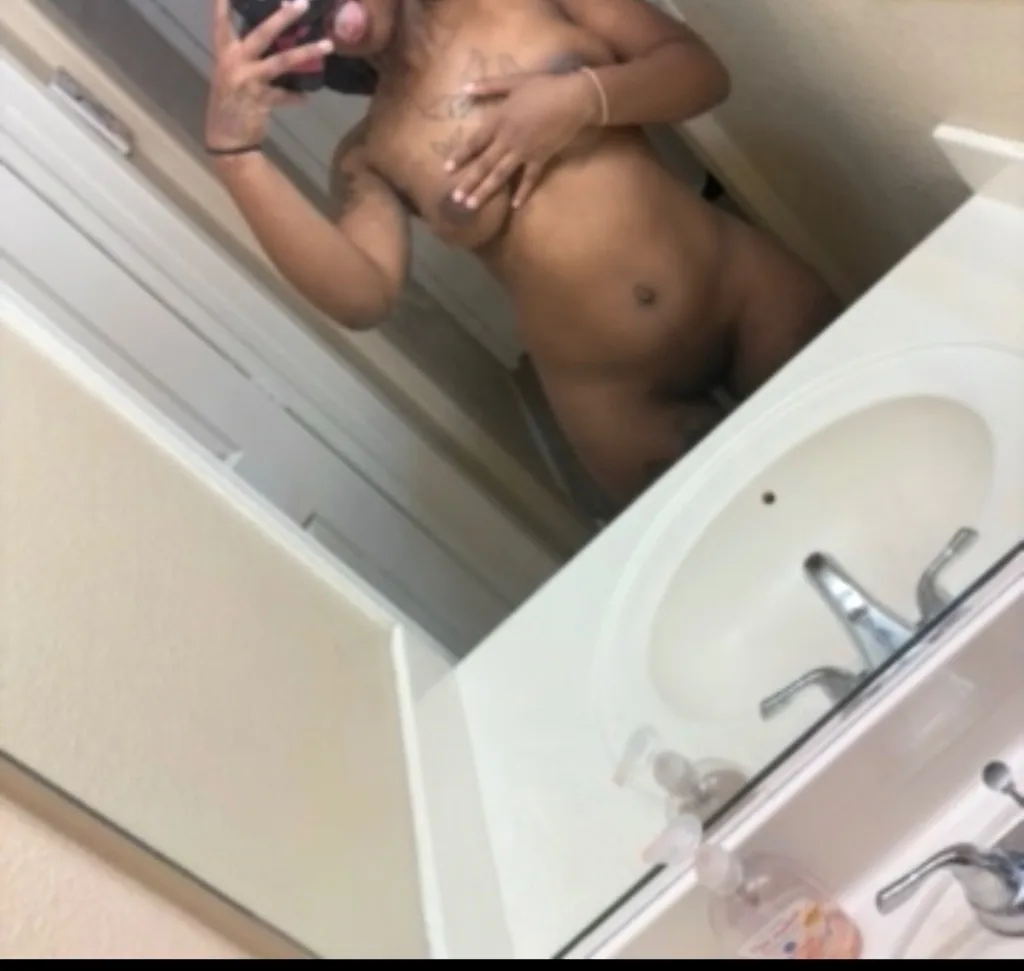 INCALLS & outs be Clean and Discreet & respectful - Photo 3 | Escort in Sliver spring