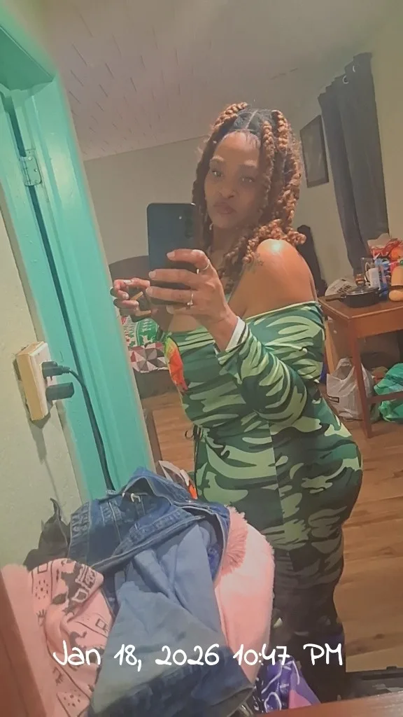 WASSUP I EAT DICK FUK THE SHIT OUTTA ME LIKE RIGHT NOW . I WANNA EAT SOME DICK/PUSSY GET MY FACE FUCKED I BET I EAT DICK BETTER THAN YA GF WIFE BBY MOTHER SIDE BITCH... LETS BET!!! WASSUP DOWN FOR W - Photo 8 | Escort in Woodlawn