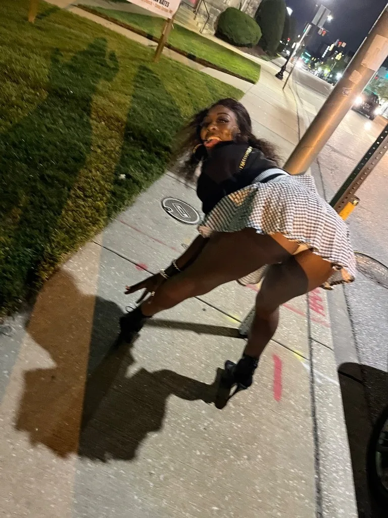 She's Baccccc🫦 - Photo 4 | Escort in White Ave