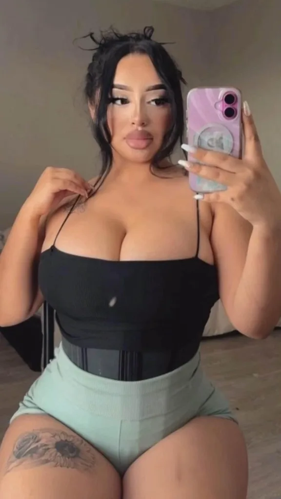 HONOLULU i'm HORNY BIG TITTY HOTTIE JUICY LIPS - Photo 5 | Escort in Waikiki