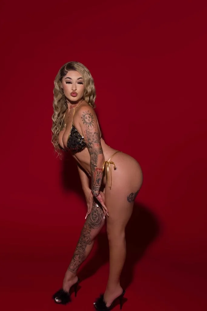 I’m the PERFECT PACKAGE Pretty face sexy body sweet bubbly personality - Photo 2 | Escort in Waikiki
