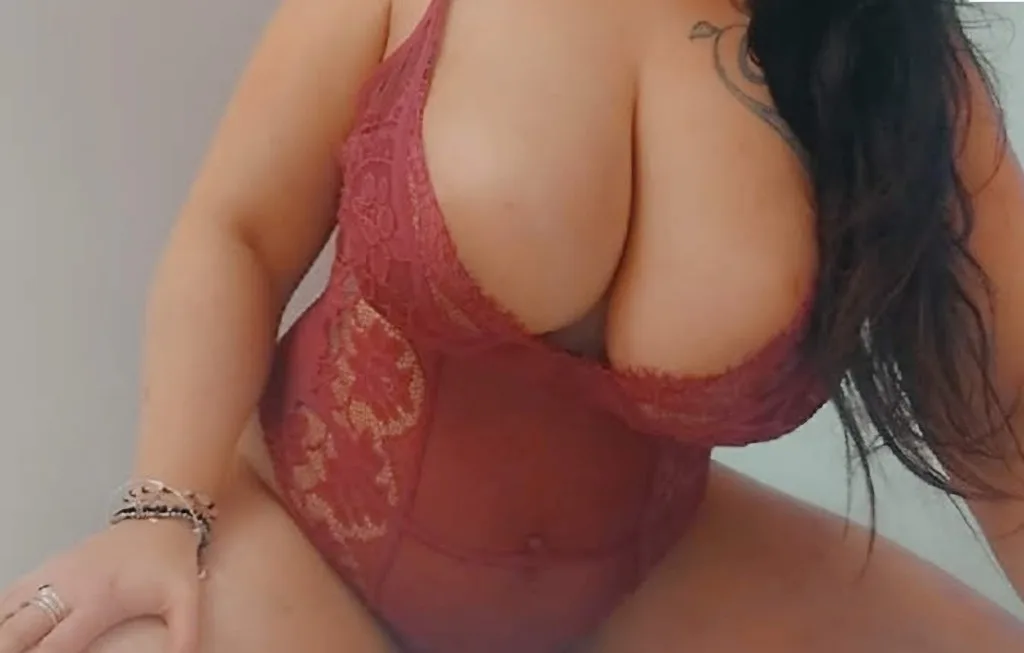 October last month available!!! Doubles available - Photo 3 | Escort in Woodbridge
