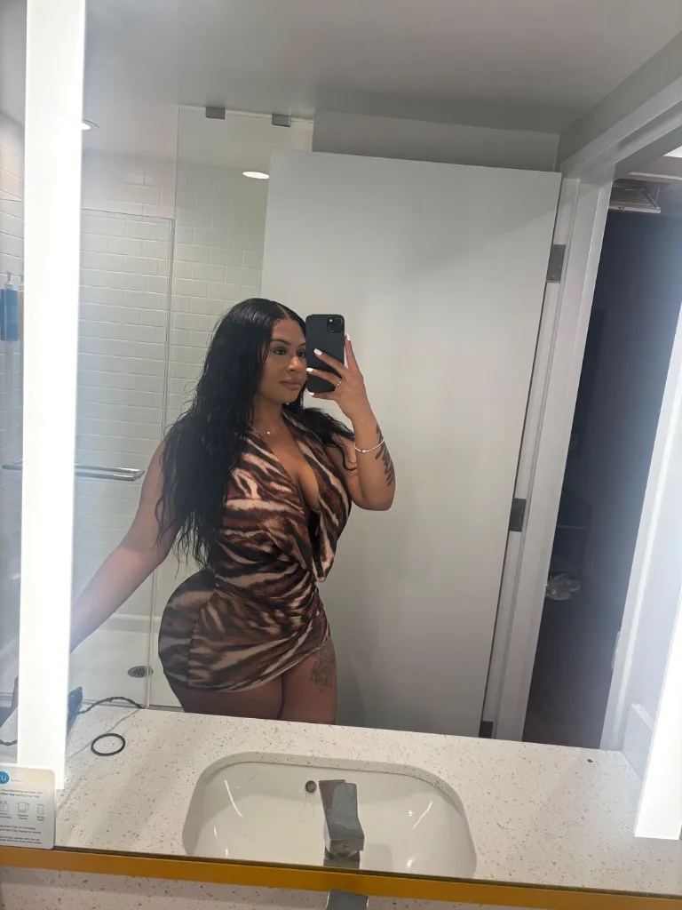LAST DAY 10/18✨ BE SURE TO SEE ME ⭐