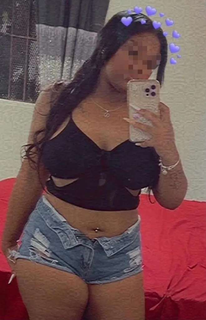 Hola amor 🧡 estoy Disponible para que la pasemos bien 💦💗 Soy una Chica Latina sper sexy, caliente y extica 🔥💦🤤