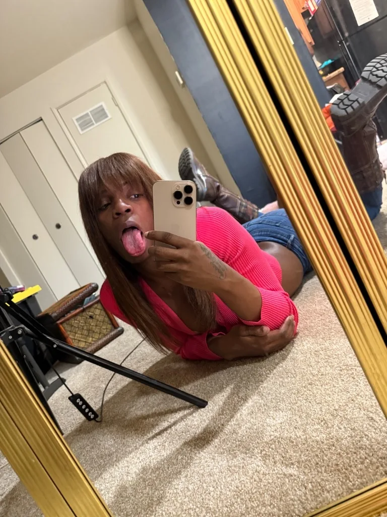 TRANNY LOVE TO BE TRICKED ON AND EAT YOUR BIG TREAT - Photo 7 | Escort in Brooklyn