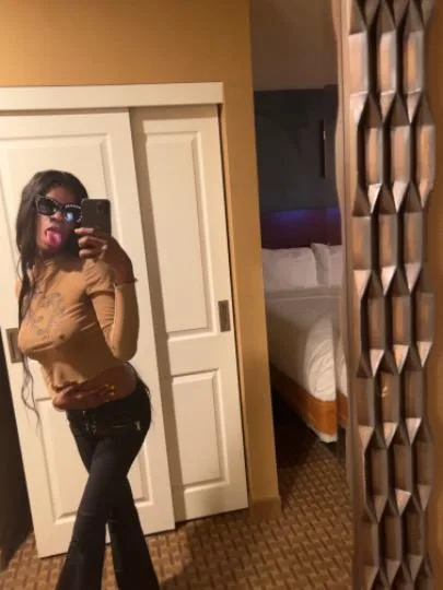 CUMM FOR ME DADDYYYY ts - Photo 7 | Escort in Outcalls