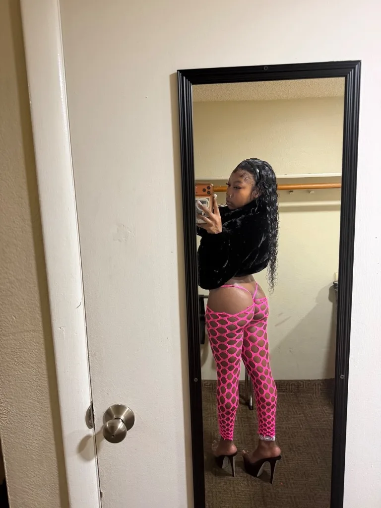 Hey baby let have some fun🥂🥰 - Photo 2 | Escort in Woodlawn