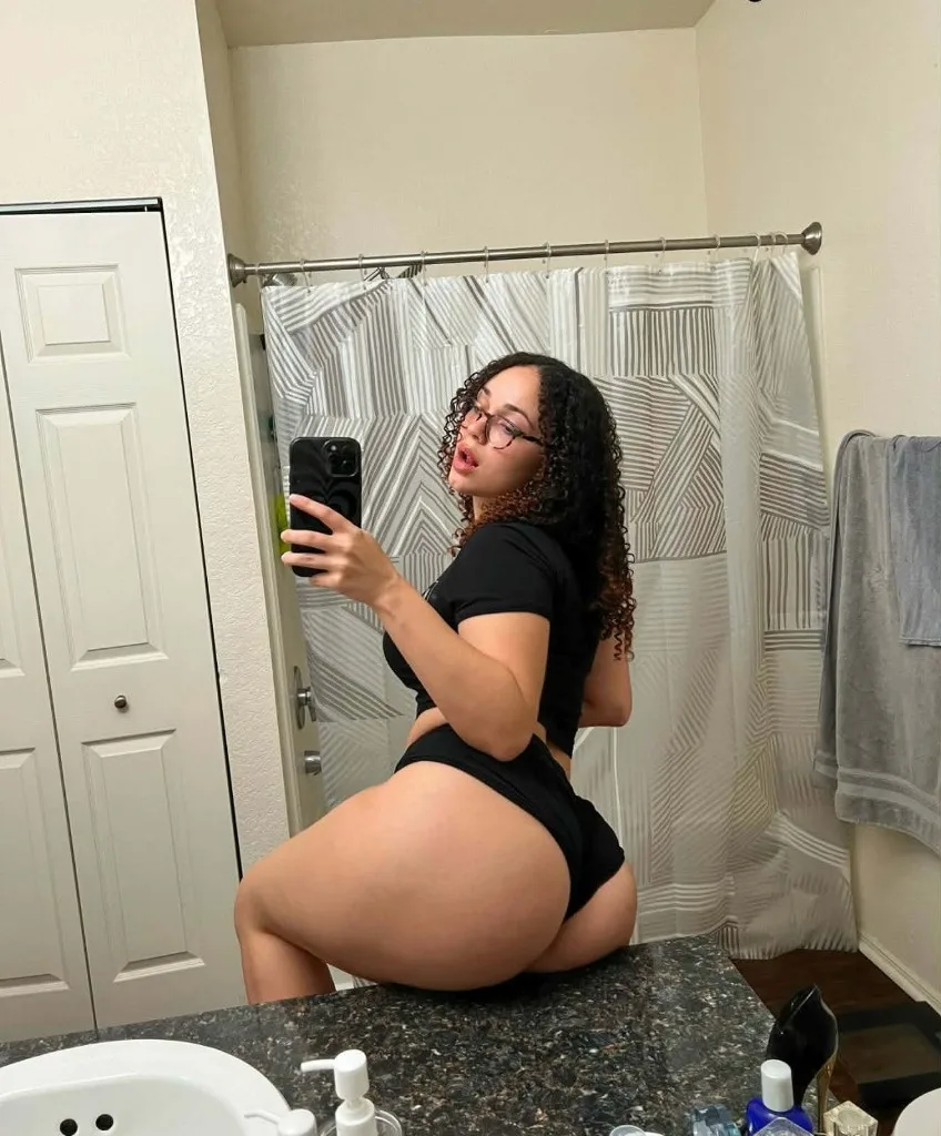 I'm available Hot Pussy is ready I sell my content videos and FaceTime shows In/Out Call Or Car funText me if you're interested.available 24/7 - Photo 3 | Escort in Frederick